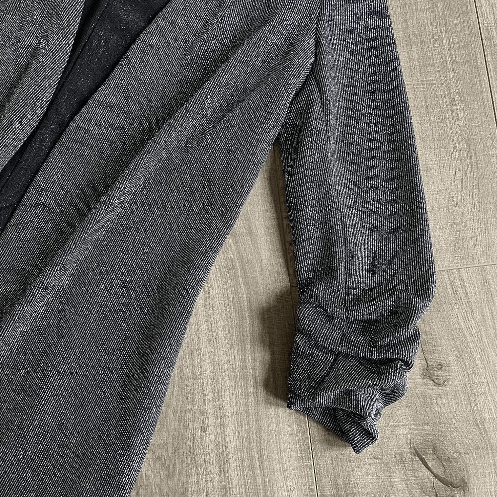 Aritzia Babaton Power Hip Blazer Metallic Size XS - Picture 3 of 8